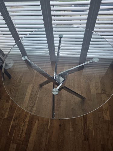 Round glass dining - , seats